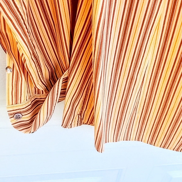 JOHN VARVATOS STRIPE  COTTON BUTTON DOWN- MEDIUM - Picture 4 of 6